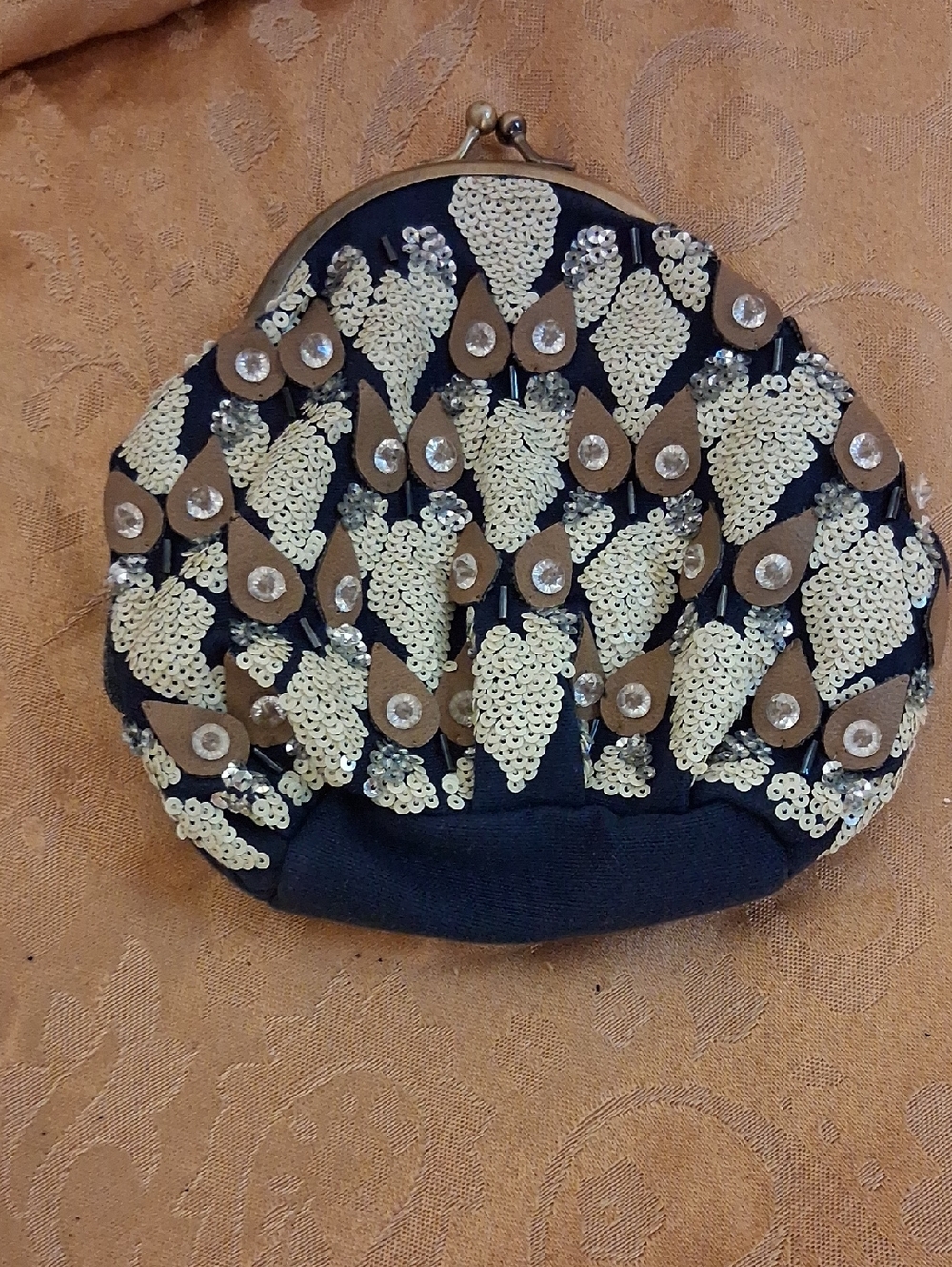 IPA-NIRNA Sequin Embellished Kiss-Lock Coin Purse - Black and Gold White.6 By 6